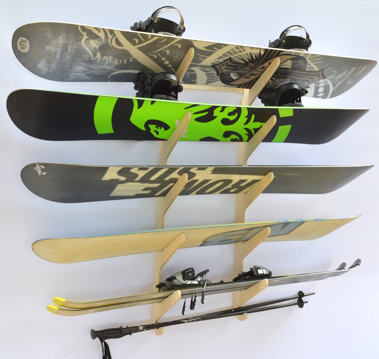 THE LIFTY snowboard wall rack Rado Racks