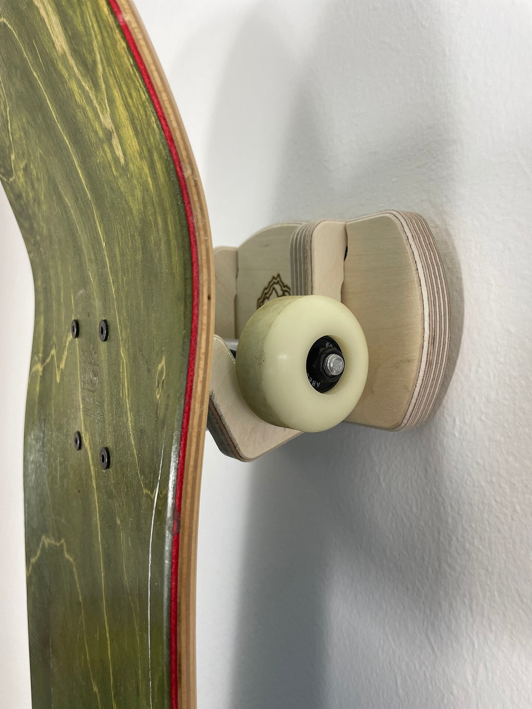 THE ELEVATOR skateboard & longboard wall rack Rado Racks